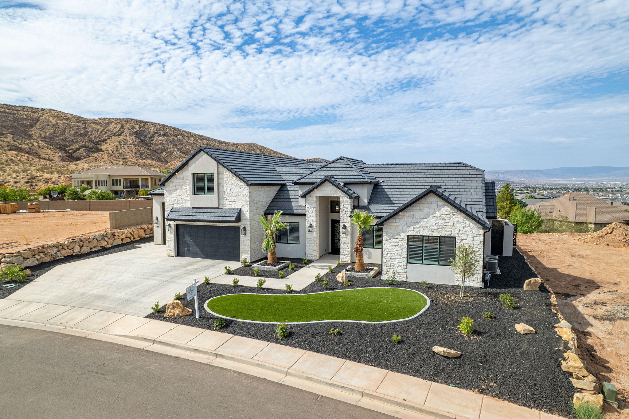 1346 E Pony Trail Way - Photo 2