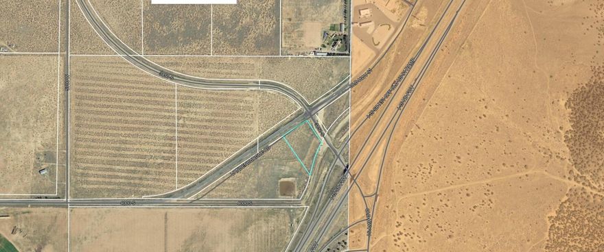 Great Commercial Opportunity! 2 acres on the west side of I-15, lots of drive by traffic throughout the day. 1 acre foot of water included in the sale.