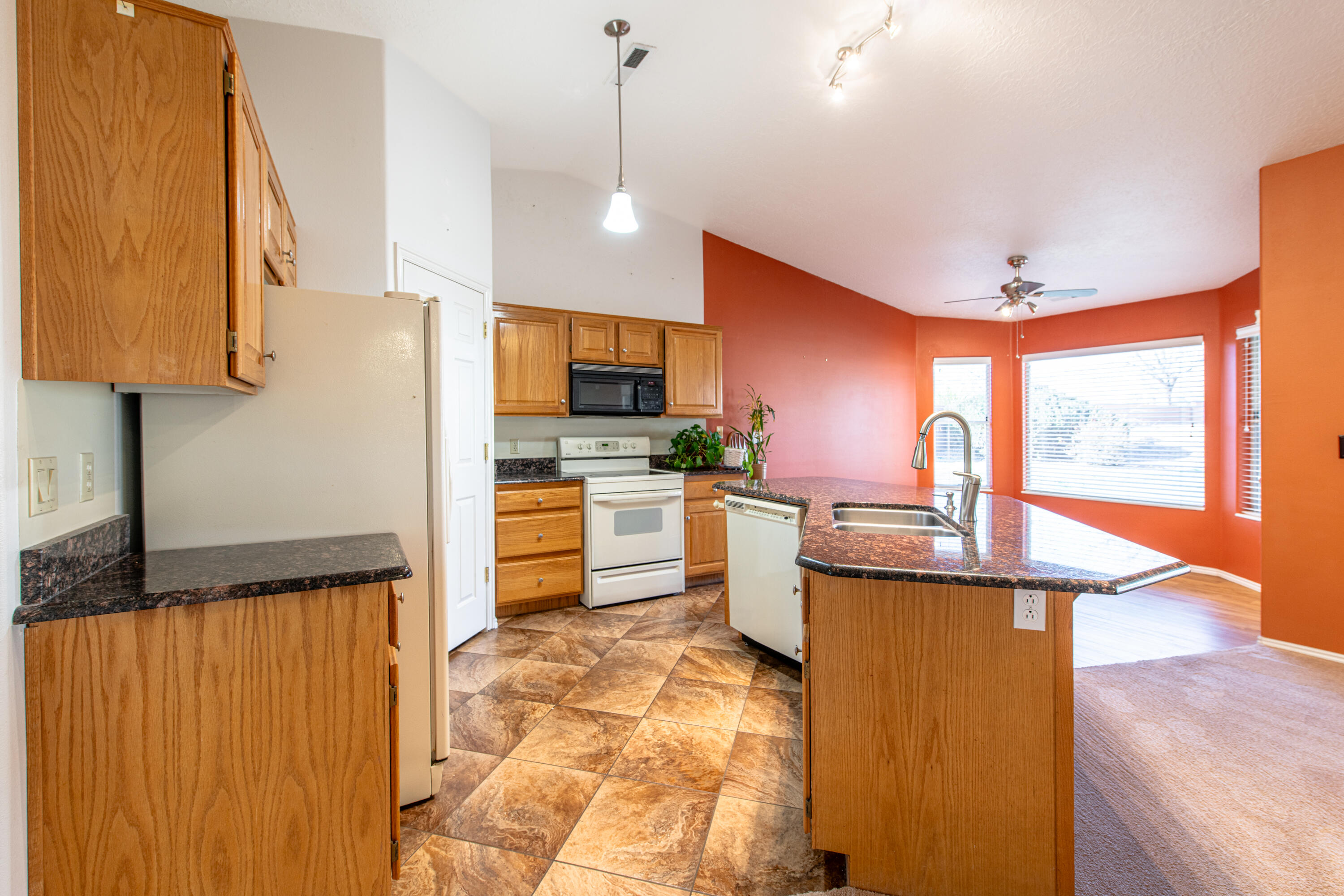 PADRE LAKES TOWNHOMES - Residential