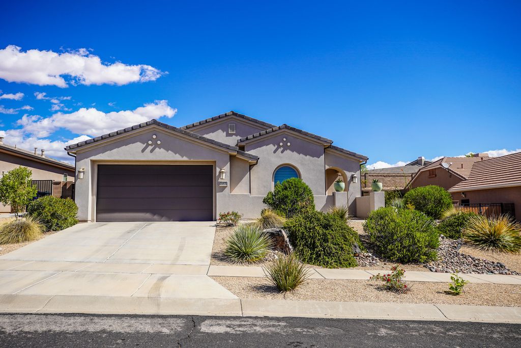 Photo of 2683 E CLEAR POINT DR, Washington, UT 84780 (MLS # 26-271264)