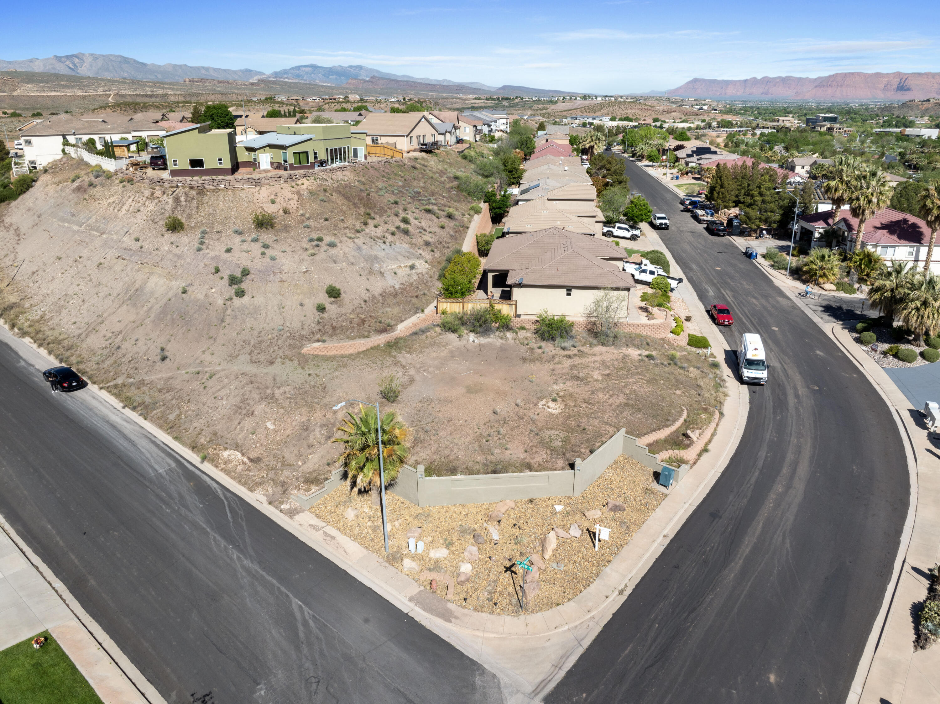 LAVA POINTE HOMES - Land