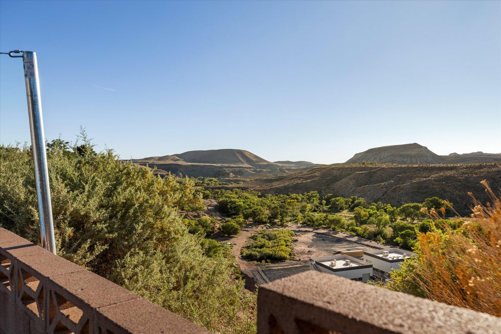 Photo of 659 N 380 W, La Verkin, UT 84745 (MLS # 26-277363)