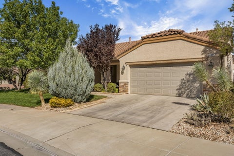 Tiny photo for 4325 Ironwood DR, Saint George, UT 84790 (MLS # 26-277281)