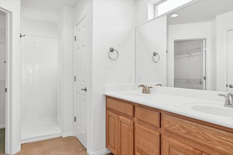 Tiny photo for 1394 W Forest Hill DR, Saint George, UT 84790 (MLS # 25-266138)