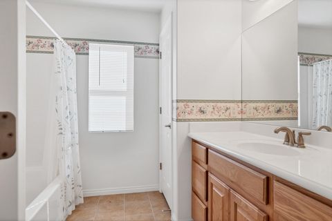 Tiny photo for 1394 W Forest Hill DR, Saint George, UT 84790 (MLS # 25-266138)