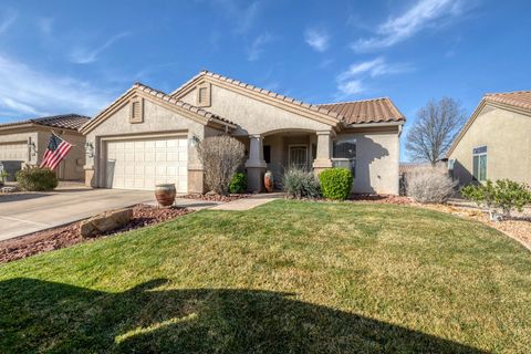 Photo of 4392 S KIVA HILL DR, Saint George, UT 84790 (MLS # 26-270250)