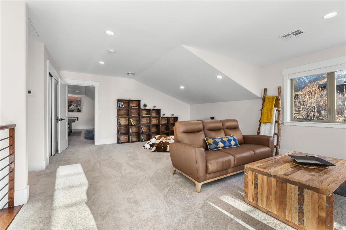 SPRING CREEK PINES - Residential