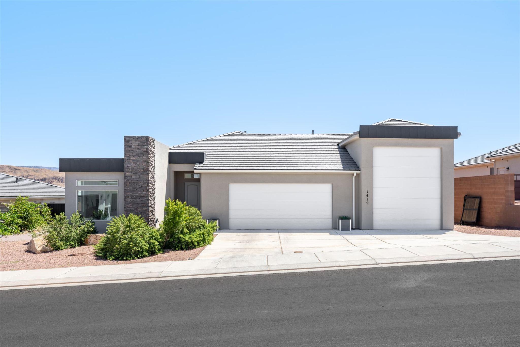 PAINTED SANDS - Residential