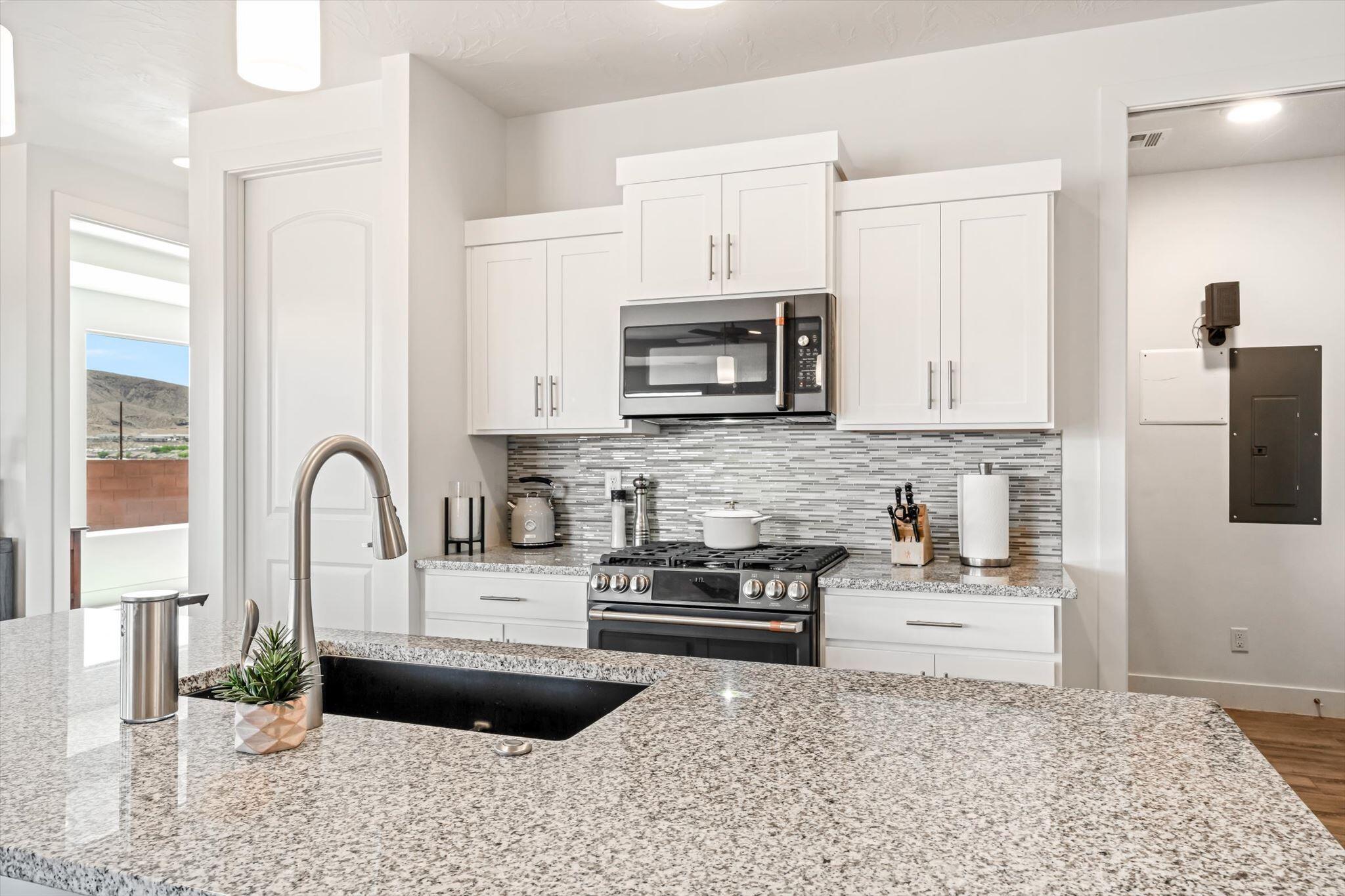 PAINTED SANDS - Residential