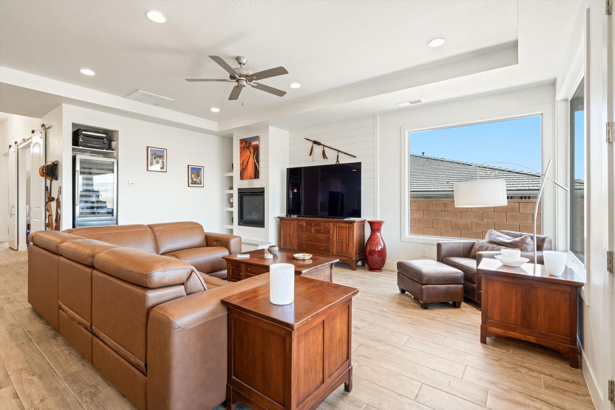 PAINTED SANDS - Residential