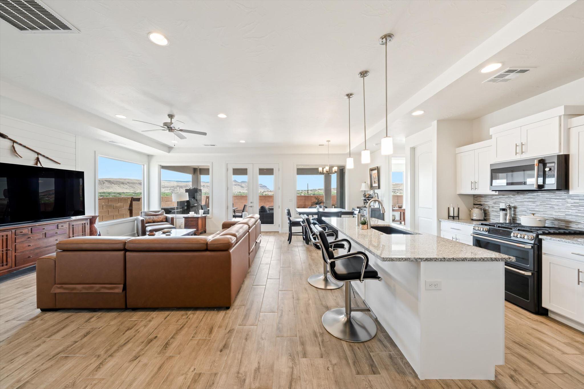 PAINTED SANDS - Residential