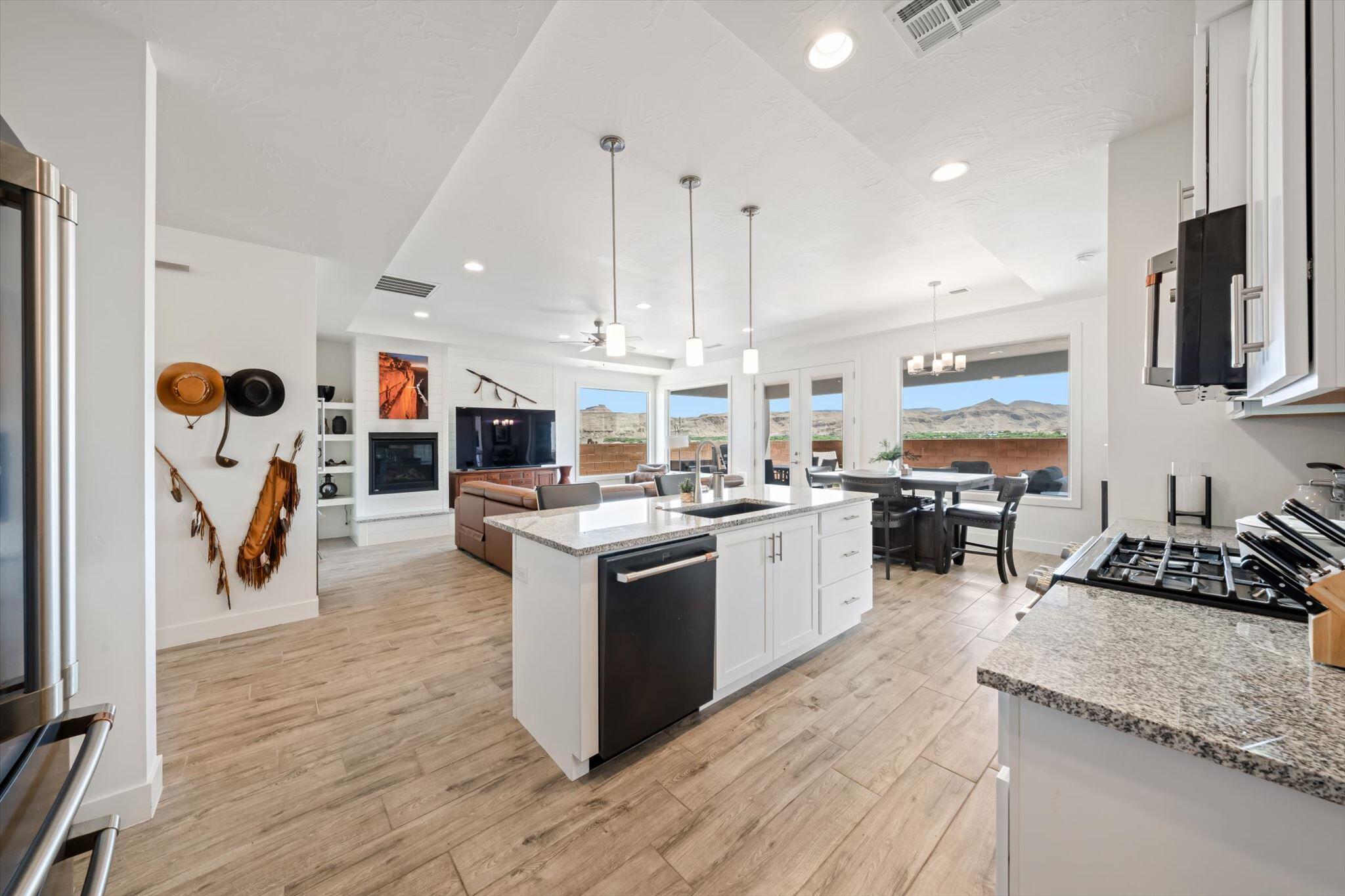 PAINTED SANDS - Residential