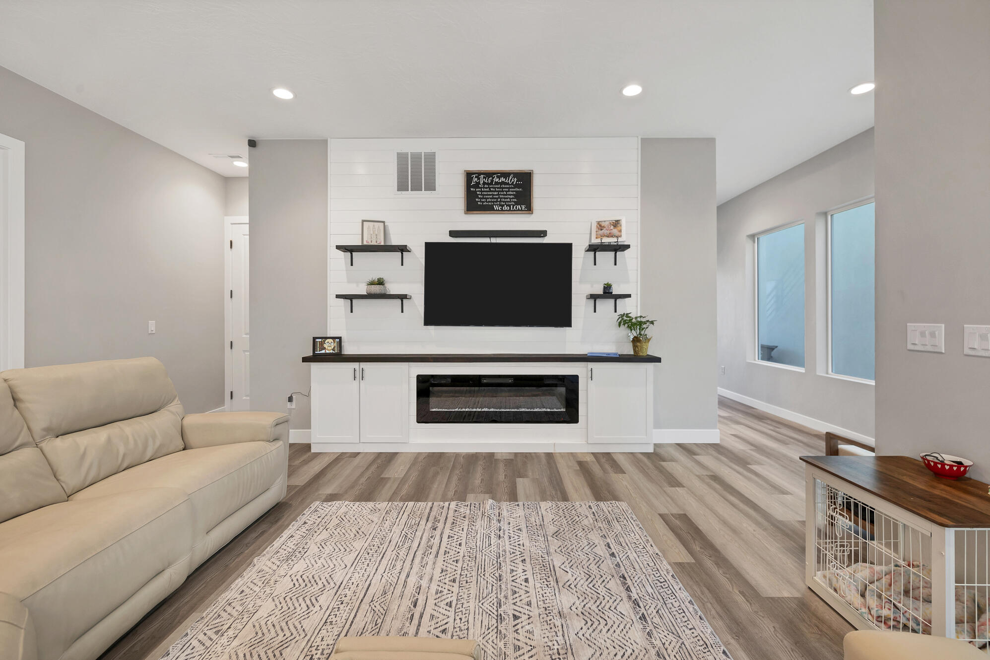 BLACK RIDGE COVE - Residential