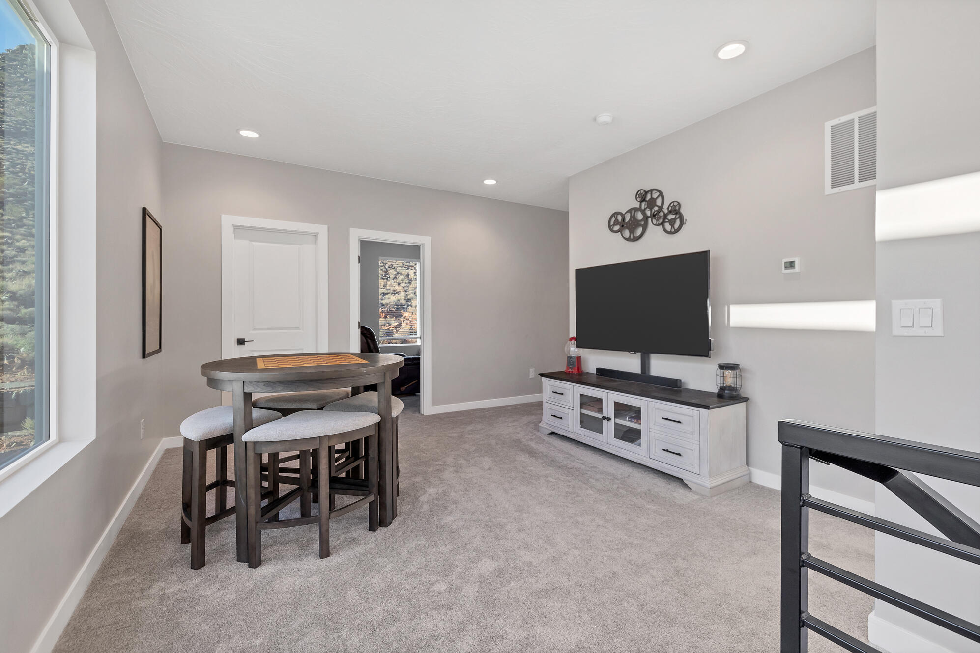 BLACK RIDGE COVE - Residential