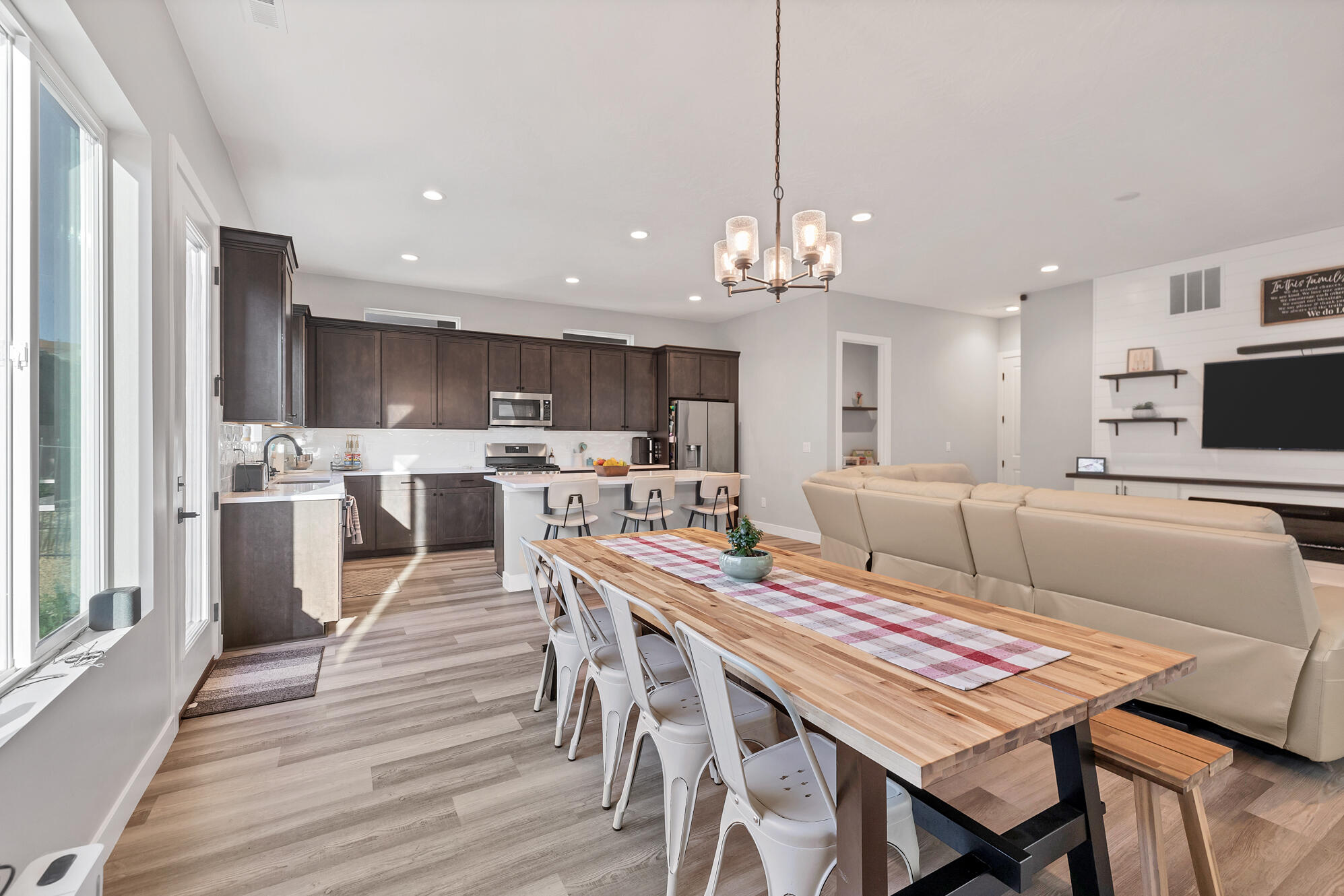 BLACK RIDGE COVE - Residential