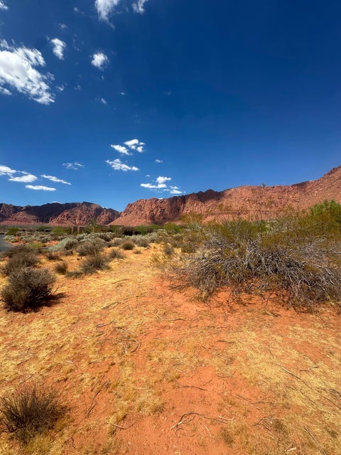 Tiny photo for 515 W Tearasinab Way, Ivins, UT 84738 (MLS # 26-274899)