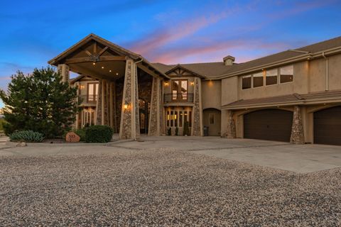 Tiny photo for 533 W CANYON TRAILS CIR, Dammeron Valley, UT 84783 (MLS # 25-266020)