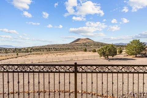 Tiny photo for 533 W CANYON TRAILS CIR, Dammeron Valley, UT 84783 (MLS # 25-266020)