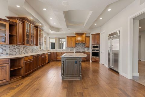 Tiny photo for 533 W CANYON TRAILS CIR, Dammeron Valley, UT 84783 (MLS # 25-266020)