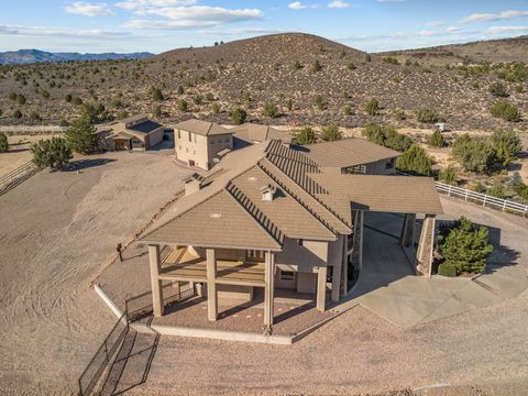 Tiny photo for 533 W CANYON TRAILS CIR, Dammeron Valley, UT 84783 (MLS # 25-266020)