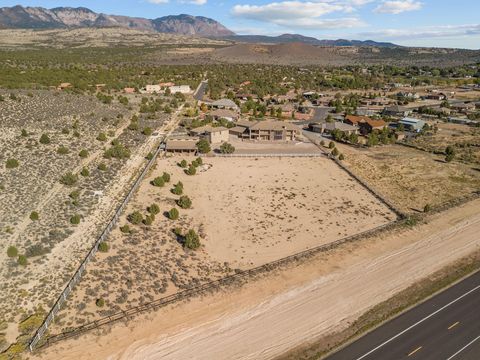 Tiny photo for 533 W CANYON TRAILS CIR, Dammeron Valley, UT 84783 (MLS # 25-266020)