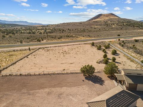 Tiny photo for 533 W CANYON TRAILS CIR, Dammeron Valley, UT 84783 (MLS # 25-266020)