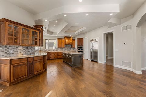 Tiny photo for 533 W CANYON TRAILS CIR, Dammeron Valley, UT 84783 (MLS # 25-266020)