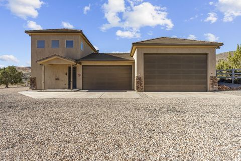 Tiny photo for 533 W CANYON TRAILS CIR, Dammeron Valley, UT 84783 (MLS # 25-266020)