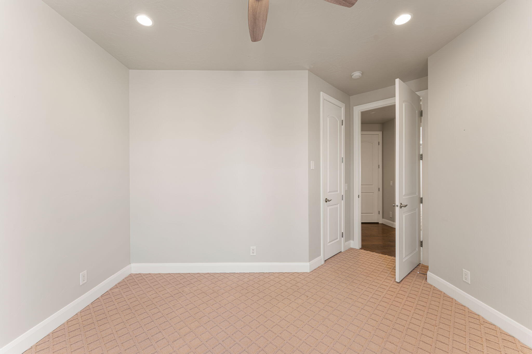 CANYON TRAILS AT DAMMERON VALLEY - Residential