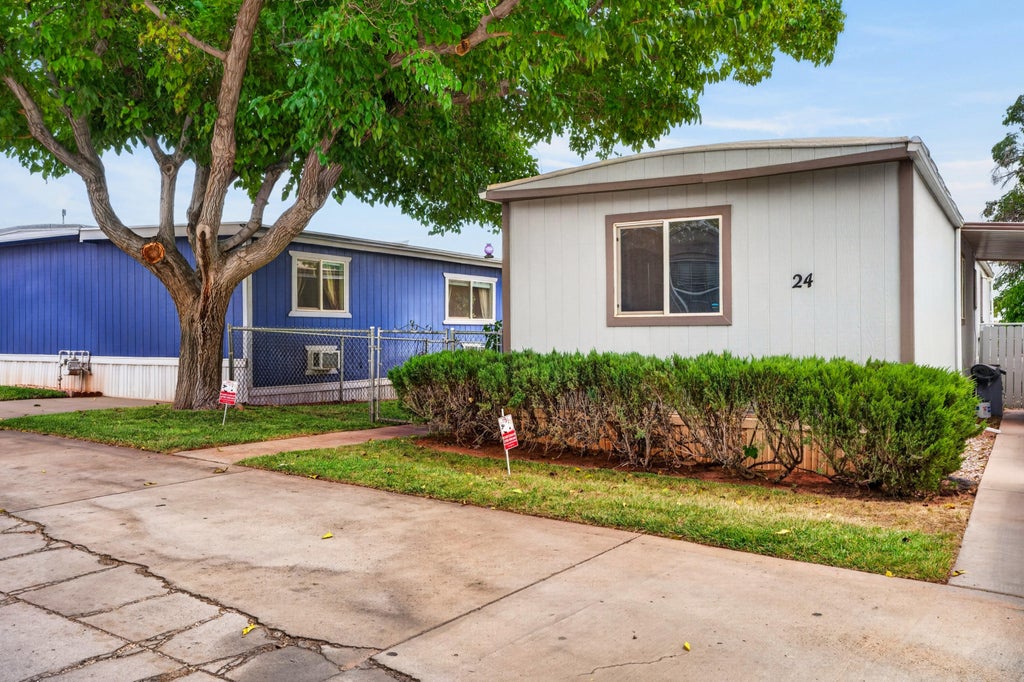 Photo of 1574 N Dixie Downs RD 24 #24, Saint George, UT 84770 (MLS # 26-275248)