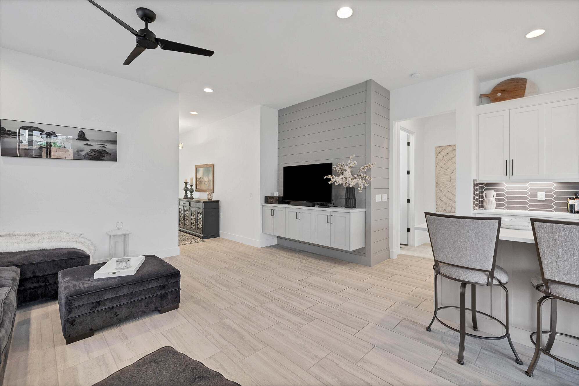 VILLAS AT SUN RIVER - Residential