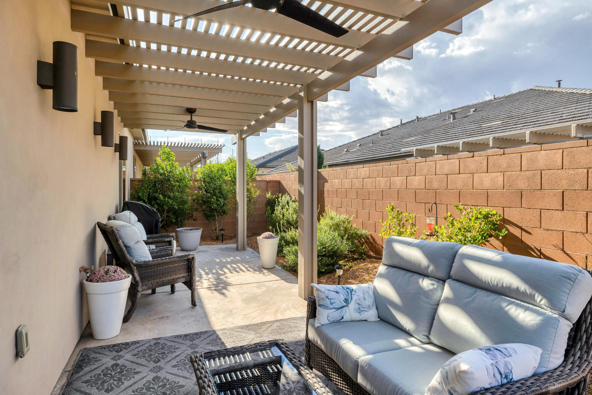 VILLAS AT SUN RIVER - Residential