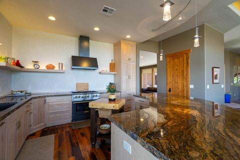 Tiny photo for 3202 S SANDSTONE DR, Hurricane, UT 84737 (MLS # 26-273073)