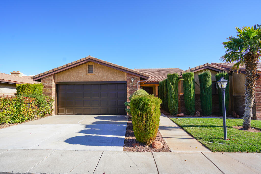 Views, Views, and More Views.  This home has sweeping city and red rock views.  Home boasts an open floor plan with upgraded floor tile, carpet, and has been used as a 2nd home by the original owner since new.  Very well cared for and maintained.  Homes on the rim don't come available very often, schedule a showing before it's gone.  Furniture package available.