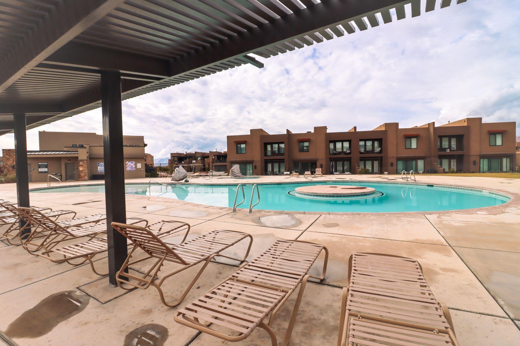 ESCAPES AT THE LEDGES - Residential