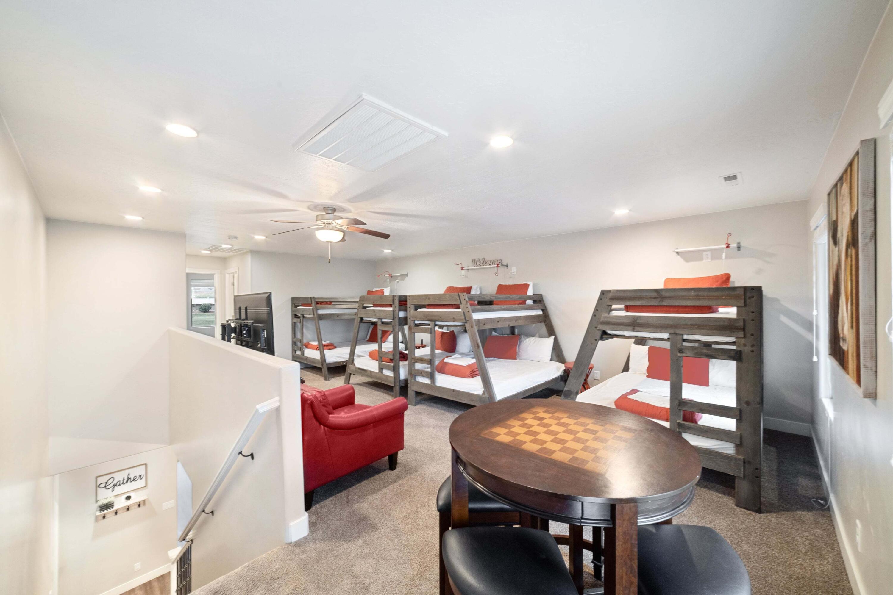 ESCAPES AT THE LEDGES - Residential