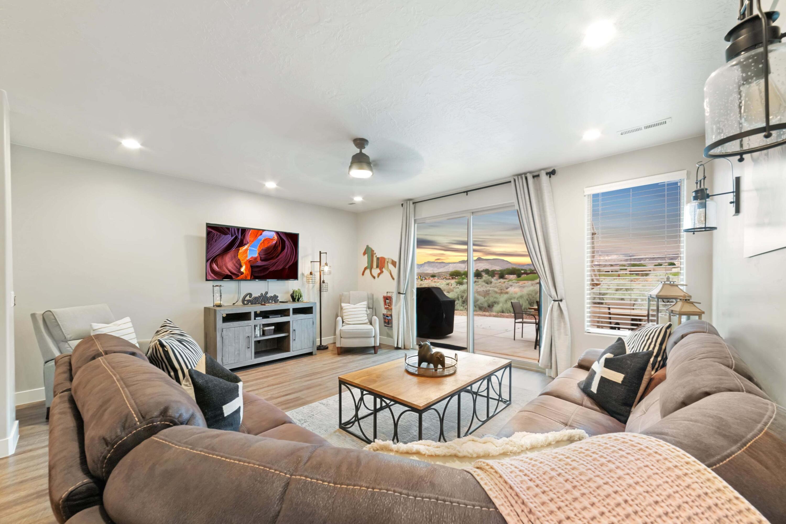 ESCAPES AT THE LEDGES - Residential