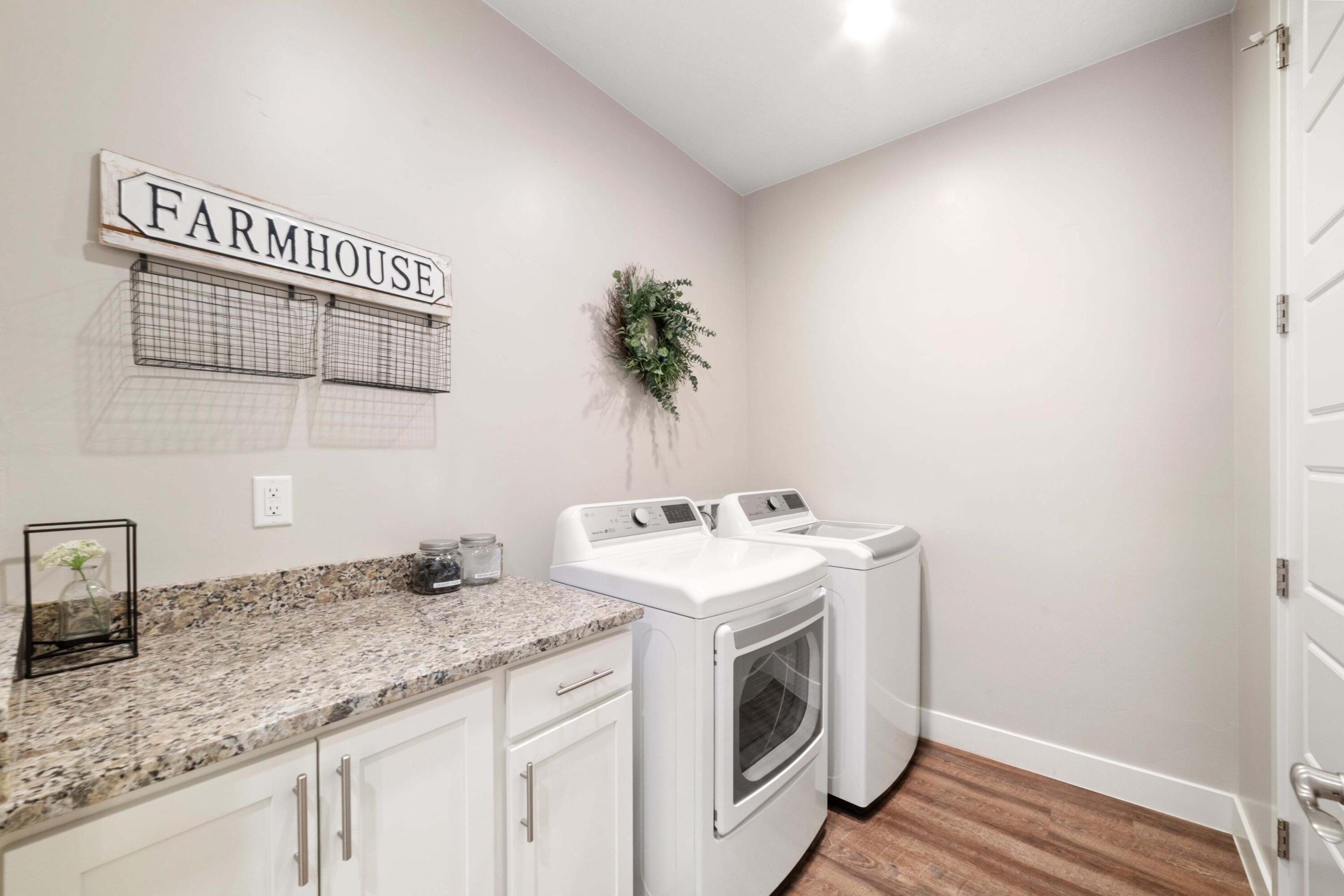 ESCAPES AT THE LEDGES - Residential