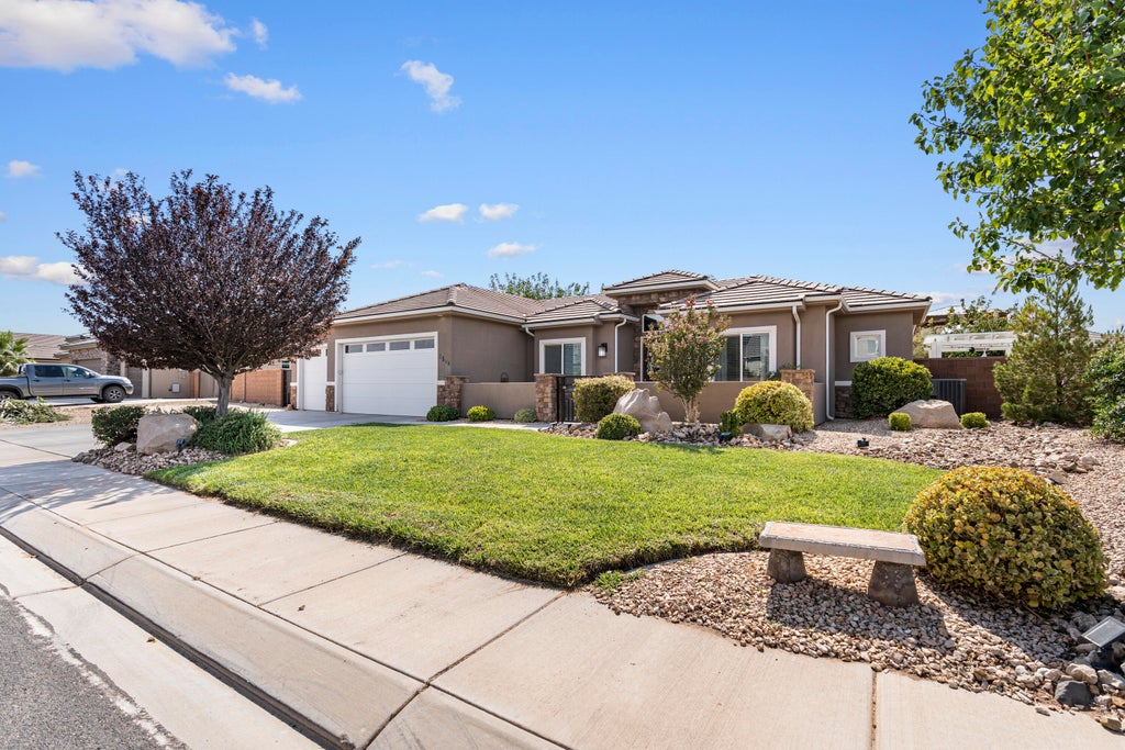 Photo of 2504 S 3520 W, Hurricane, UT 84737 (MLS # 26-275180)
