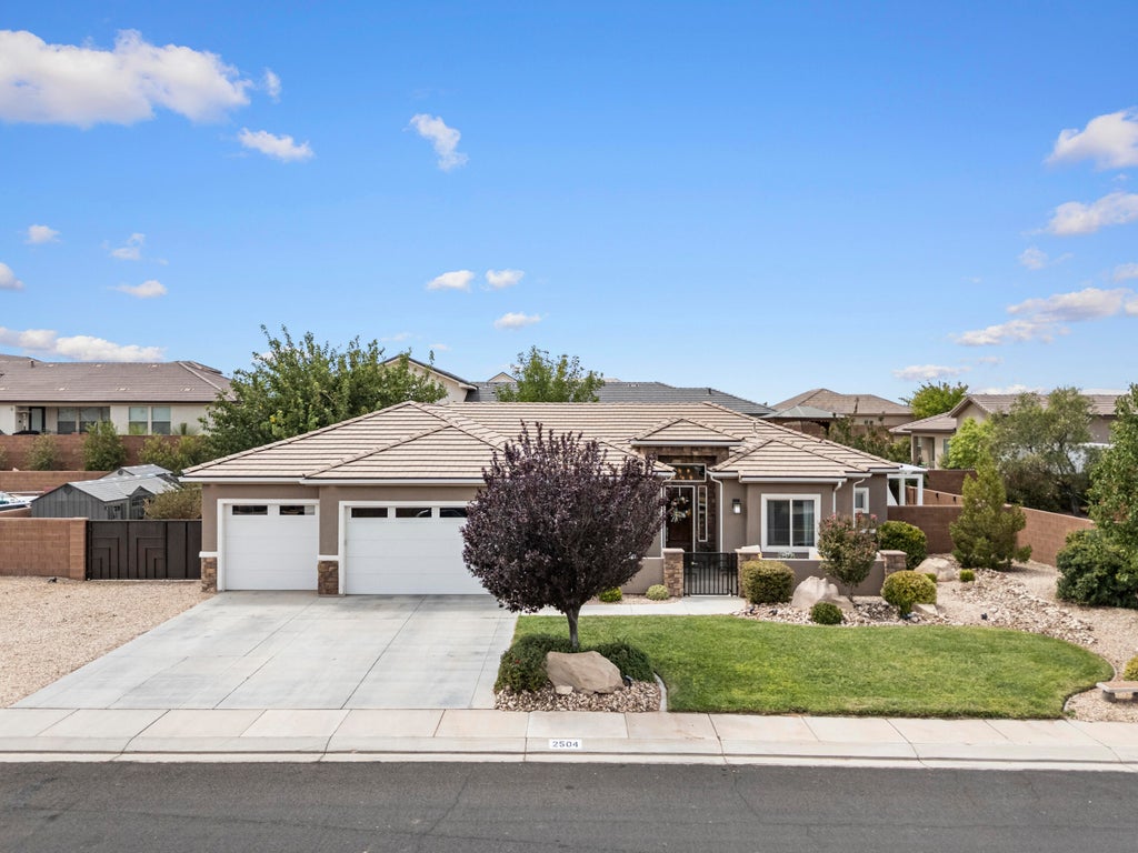Photo of 2504 S 3520 W, Hurricane, UT 84737 (MLS # 26-275180)