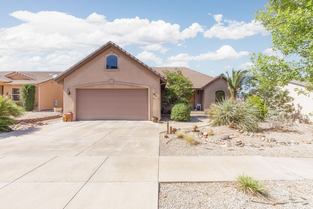 Photo of 681 E 3510 S, Saint George, UT 84790 (MLS # 26-272904)