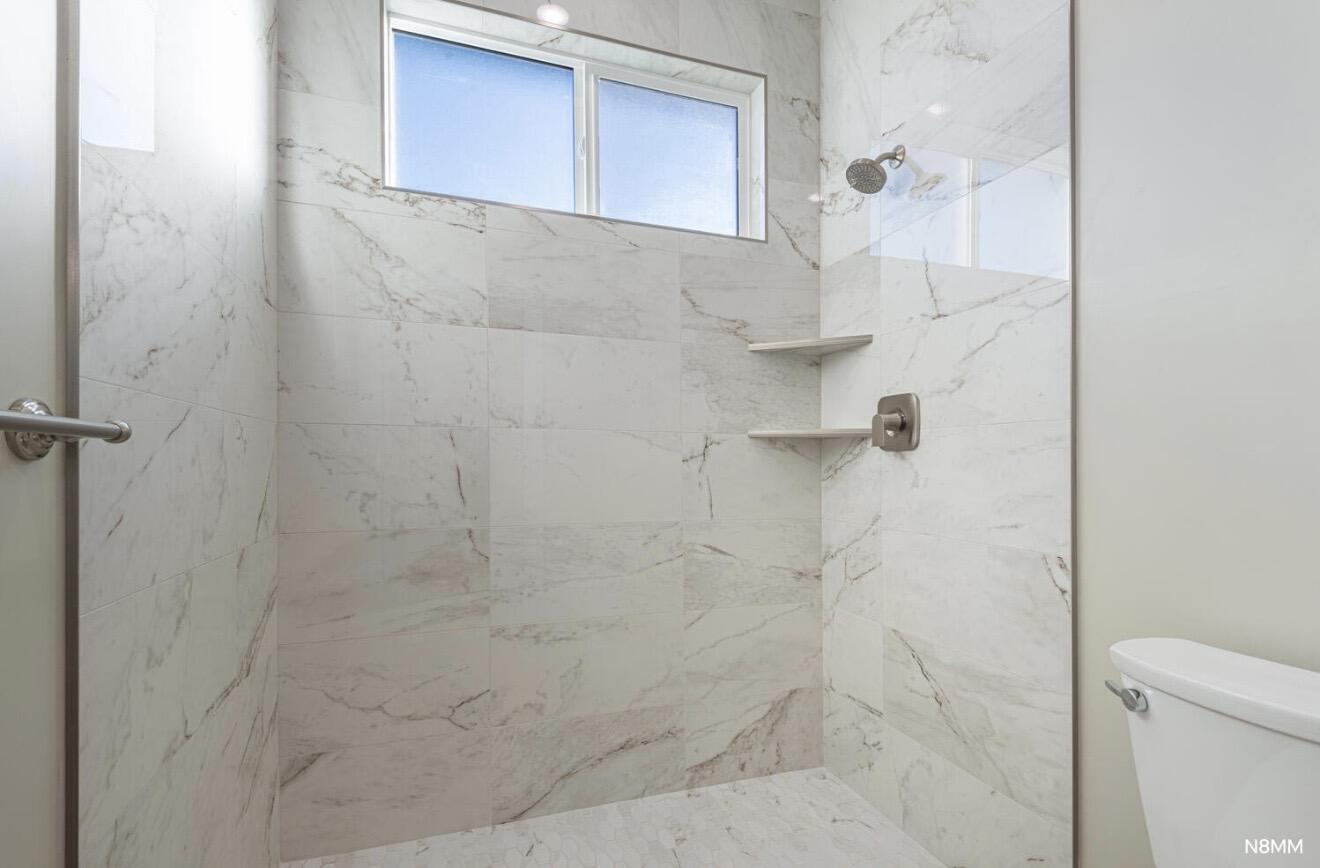 PEREGRINE POINTE WEST - Residential