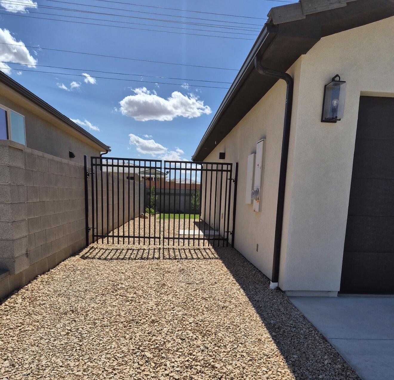 PEREGRINE POINTE WEST - Residential