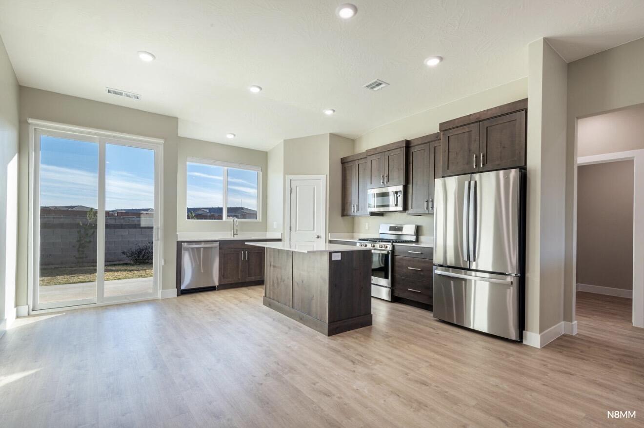 PEREGRINE POINTE WEST - Residential