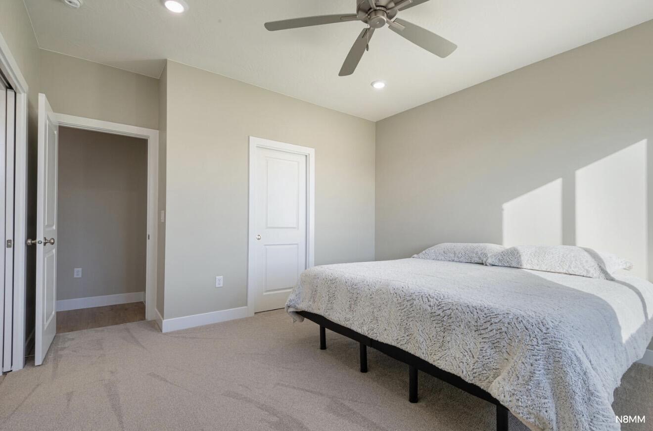 PEREGRINE POINTE WEST - Residential