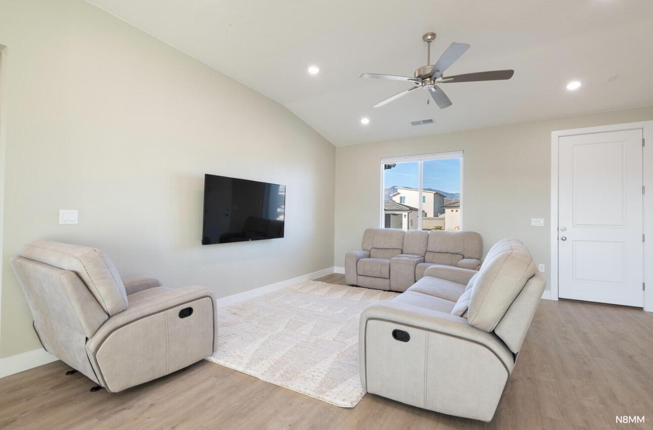 PEREGRINE POINTE WEST - Residential