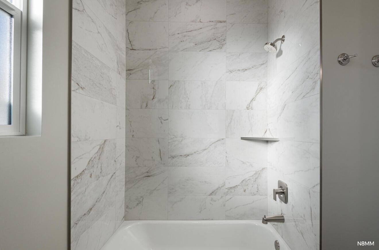 PEREGRINE POINTE WEST - Residential