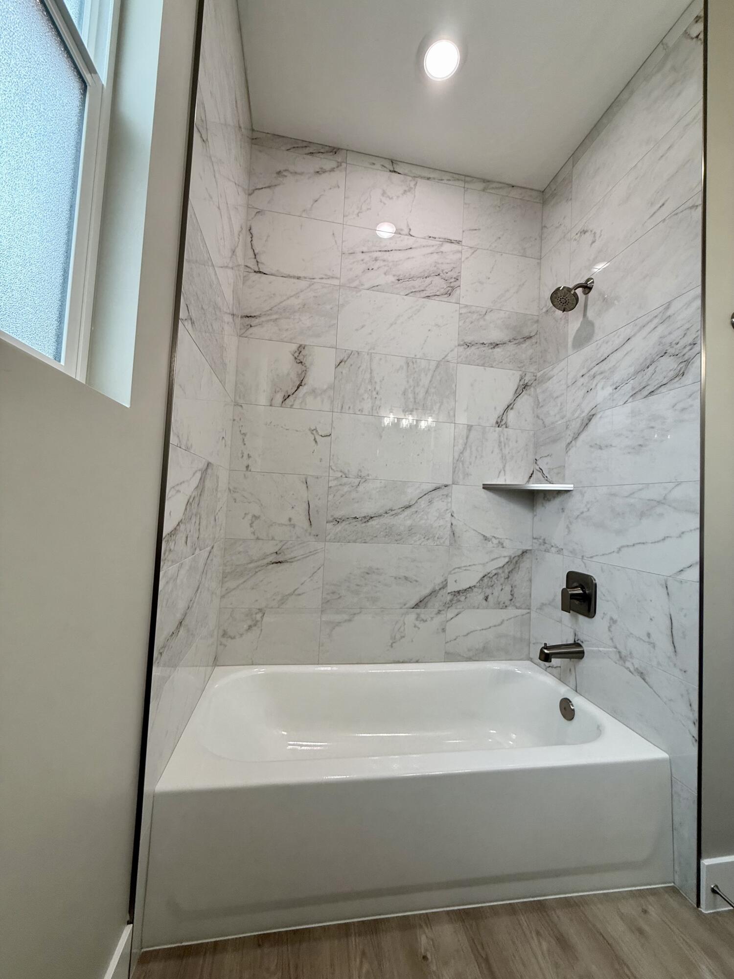 PEREGRINE POINTE WEST - Residential