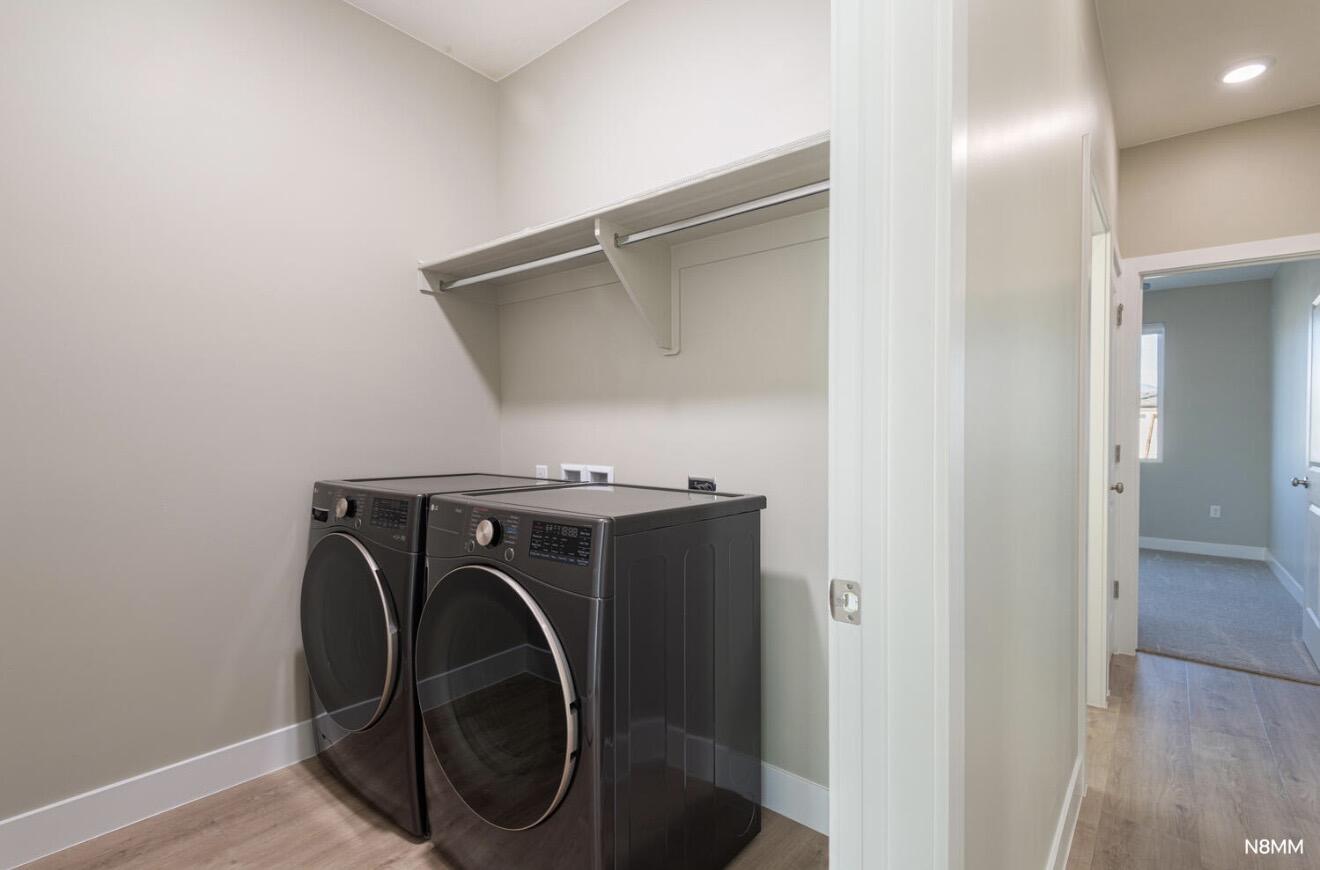 PEREGRINE POINTE WEST - Residential