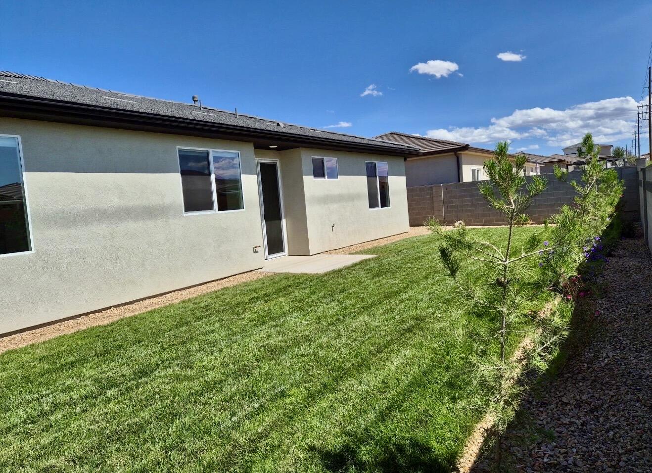 PEREGRINE POINTE WEST - Residential